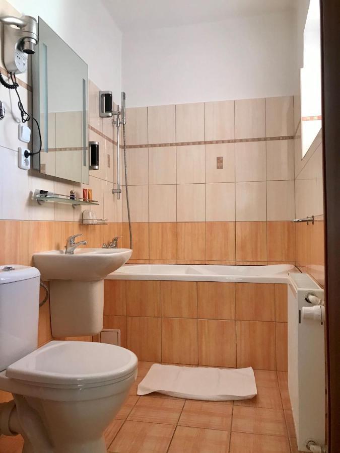 Hotel Bila Ruze Strakonice Εξωτερικό φωτογραφία