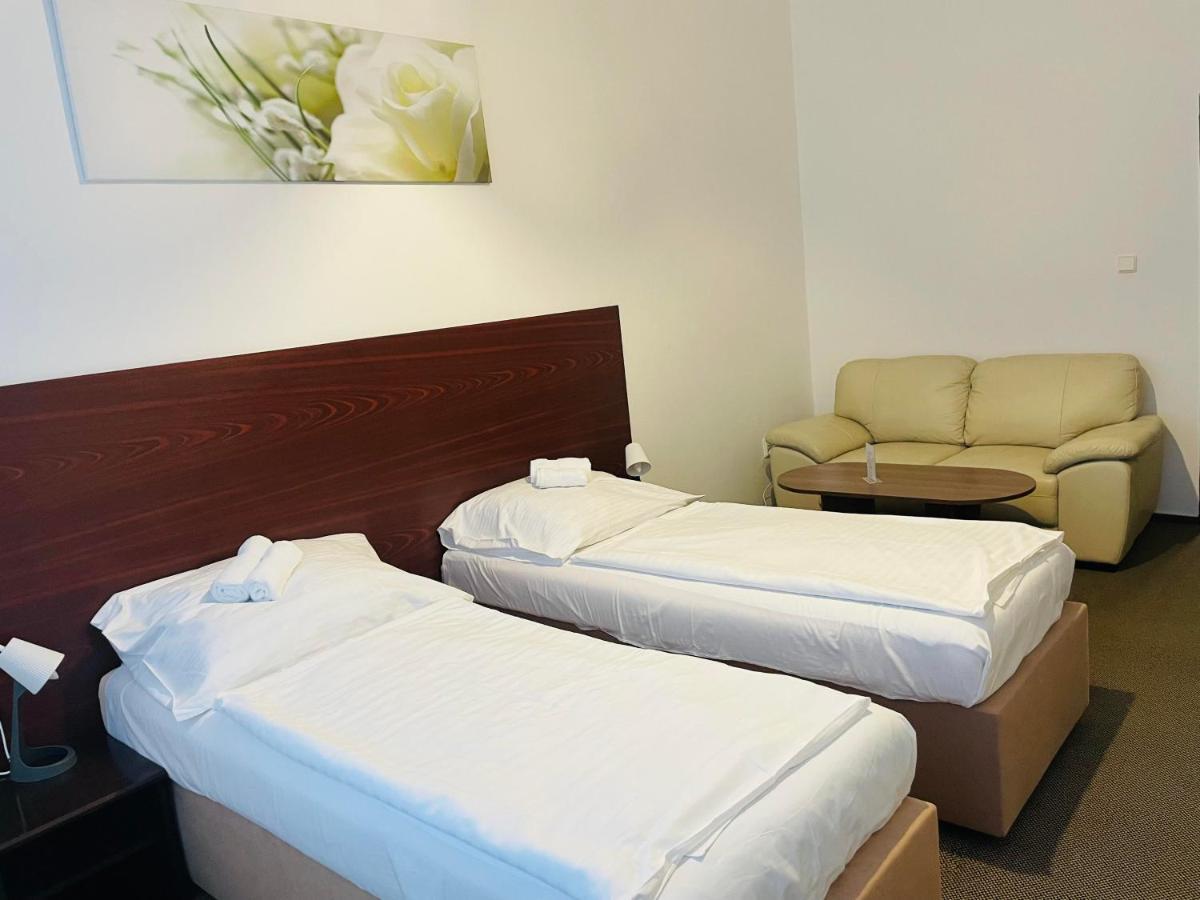Hotel Bila Ruze Strakonice Εξωτερικό φωτογραφία