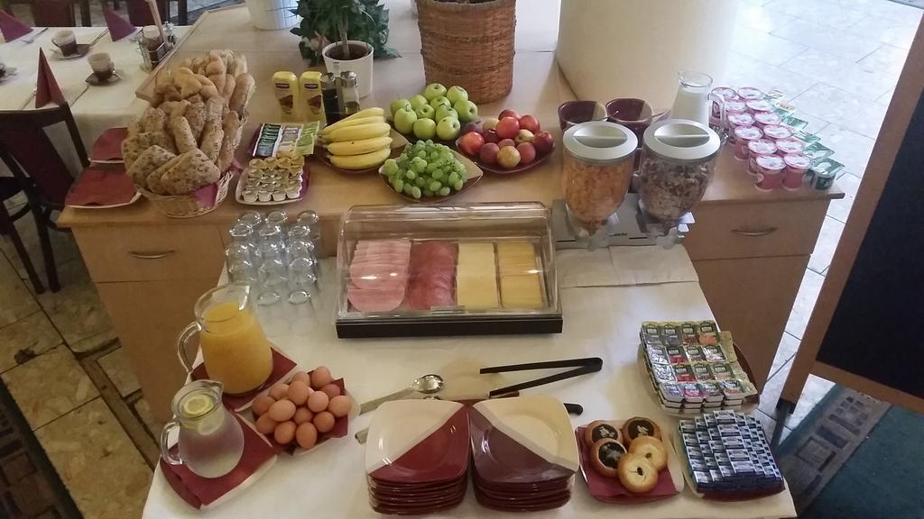 Hotel Bila Ruze Strakonice Εξωτερικό φωτογραφία